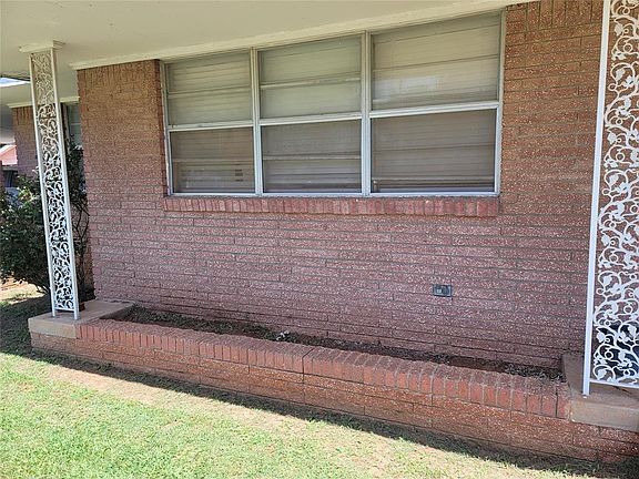 2nd image of 506 E Schmid St