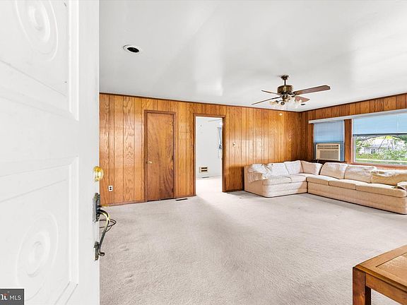 3rd image of 12435 Salisbury Rd