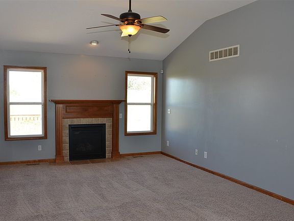 3rd image of 2634 Oakwood Dr