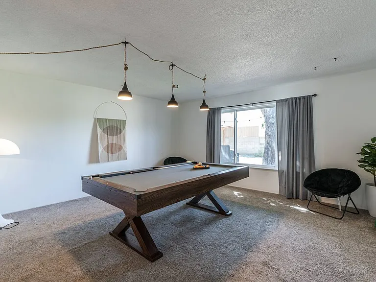 2817 Alcazar St NE — Photo 33