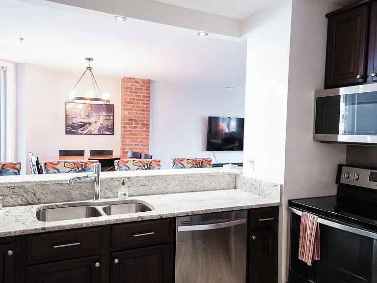 110 E Washington St #601 — Photo 11