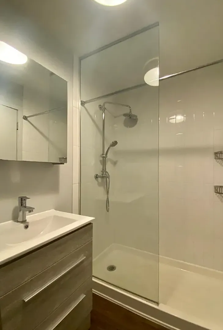 5051 N Kenmore Ave — Photo 3