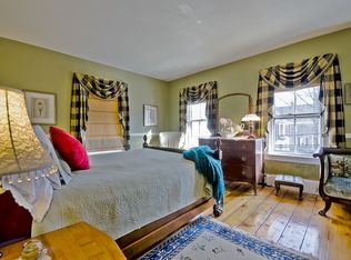 10 Bliss Rd, Newport, RI 02840