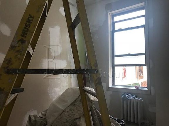 5th image of 3040 32nd St APT 4