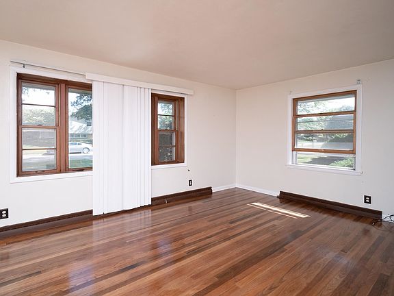 5th image of 2424 Delcy Dr