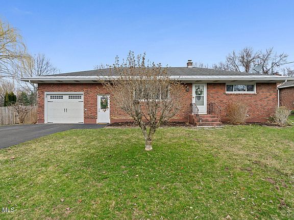 4th image of 442 Russell Road