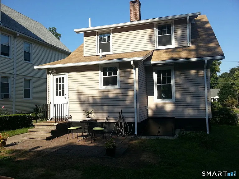 356 Townsend Ave — Photo 23
