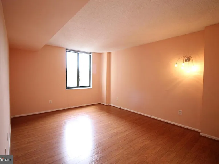 7401 Westlake Ter #610 — Photo 21