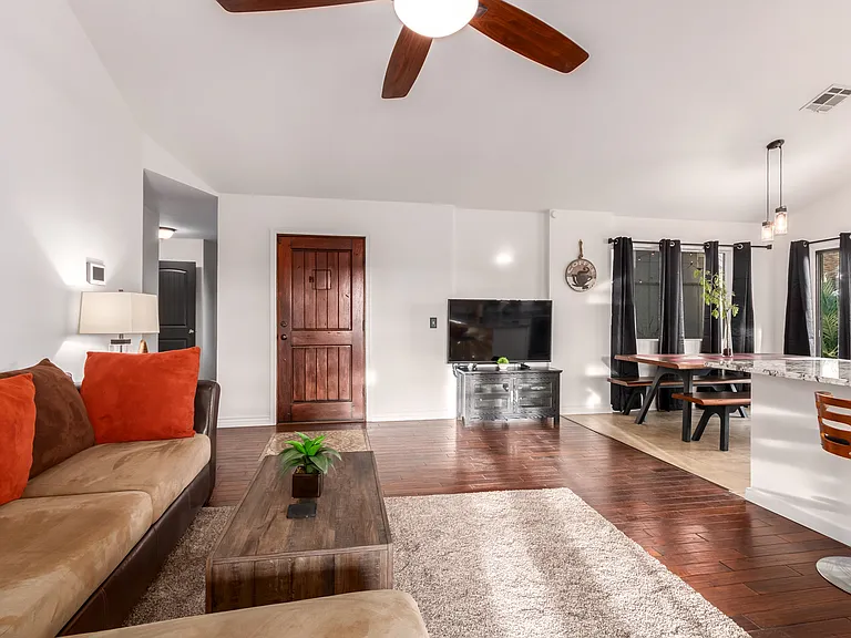 9802 S 47th Pl — Photo 7