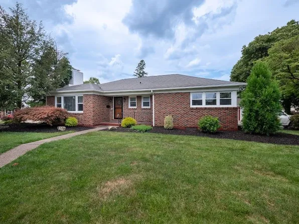 2617 W Elm St, Allentown, PA 18104