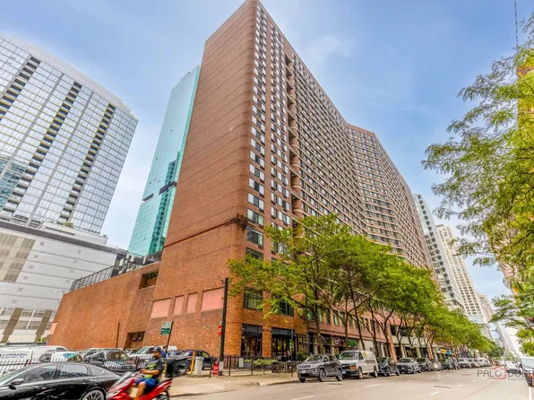 211 E Ohio St APT 2015, Chicago, IL 60611