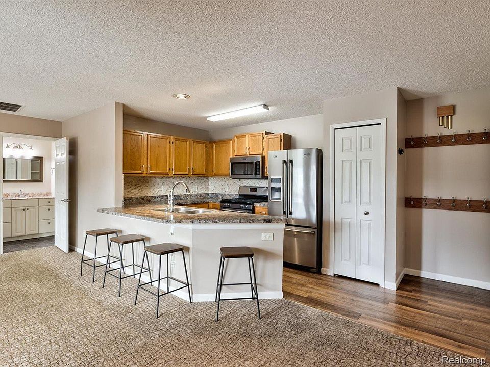 950 Bunce Ave Apt 10, photo 6