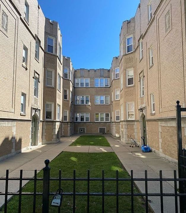 1st image of 6321 N Sacramento Ave APT 3W