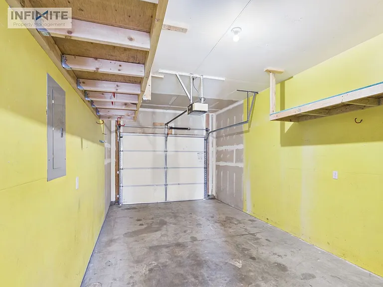 810 Mantle Dr #B — Photo 5
