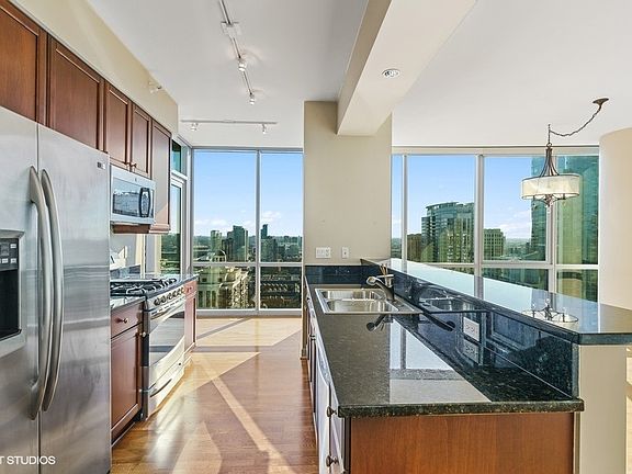 4th image of 1201 S Prairie Ave APT 2706