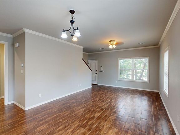 4th image of 109 Southland St