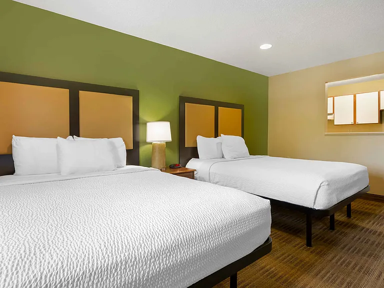Deluxe Studio - 2 Full Beds
