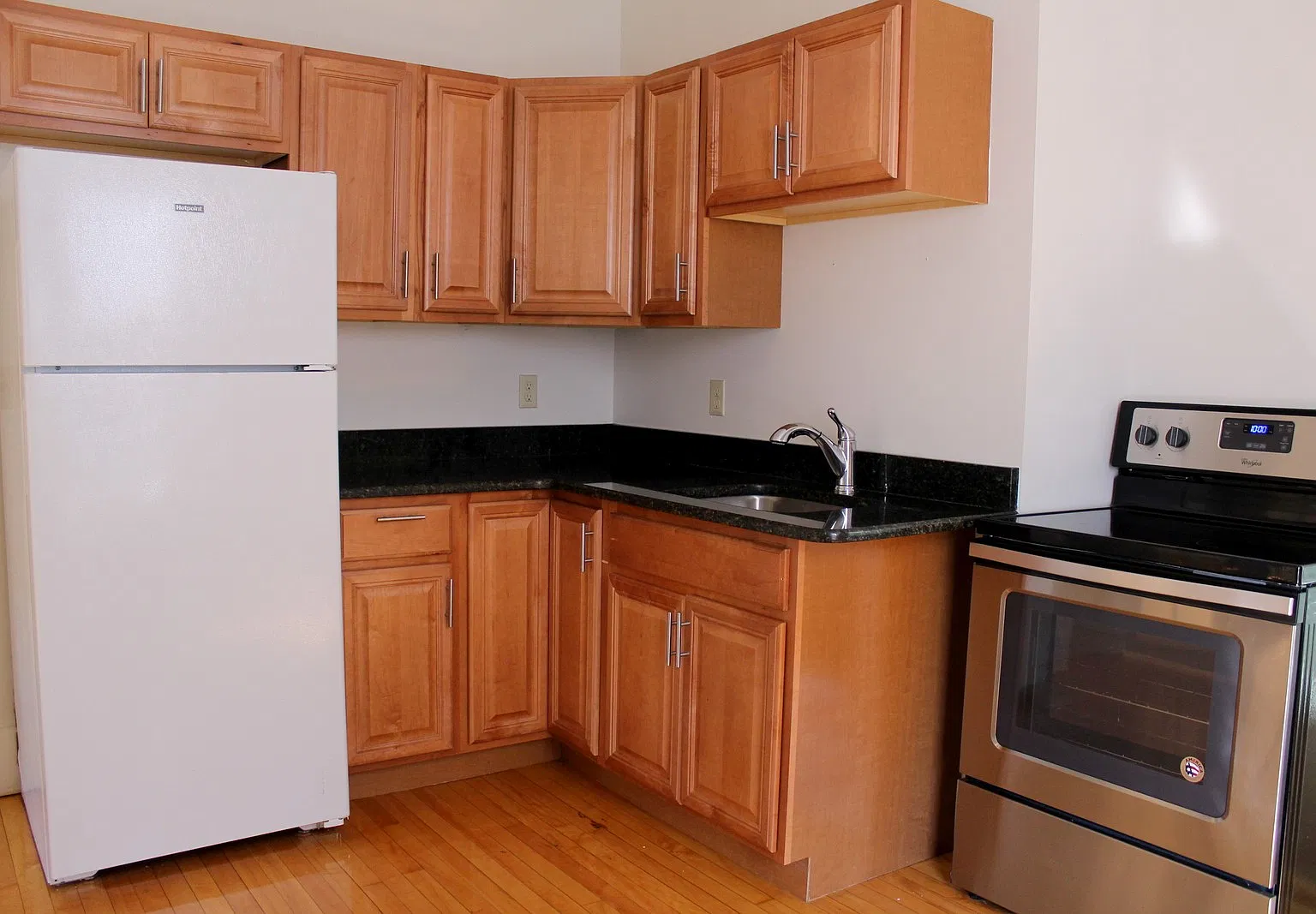 219 Amity St — Photo 2