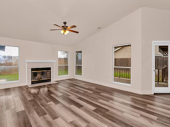 5th image of 2408 Beatrice Ln