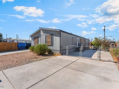 6038 Glacier Ave, Sunrise Manor, NV, 89156