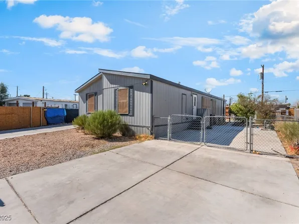 6038 Glacier Ave, Sunrise Manor, NV 89156