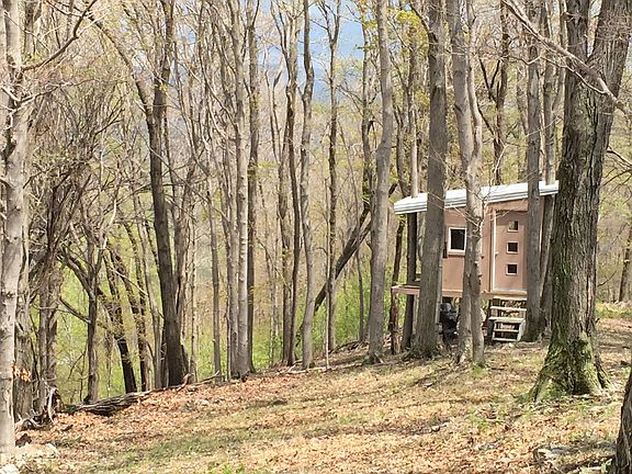4th image of 45 Bucktail Ln