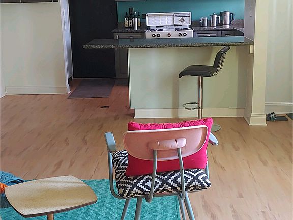 5th image of 3307 S Lituanica Ave #1R