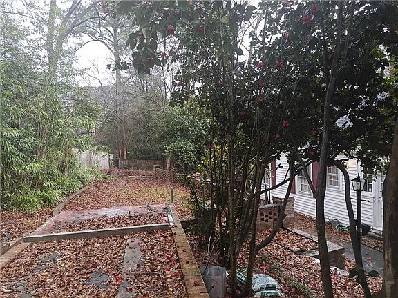 3rd image of 515 Spring Valley Rd NW