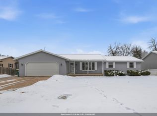 1901 Beech Tree Dr, Green Bay, WI 54304