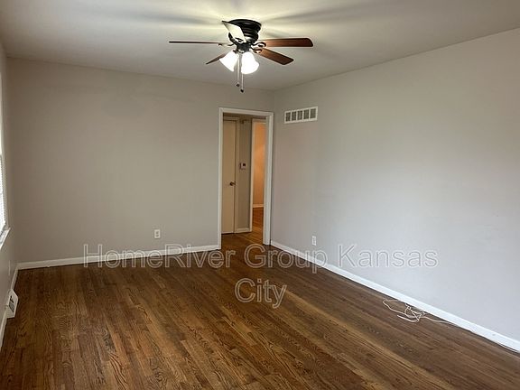 2nd image of 14602 E 39th Ter S