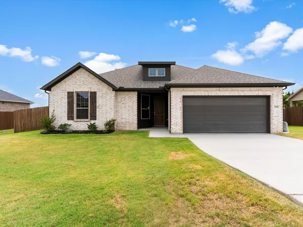 2110 Briarwood Dr, Bridgeport, TX 76426