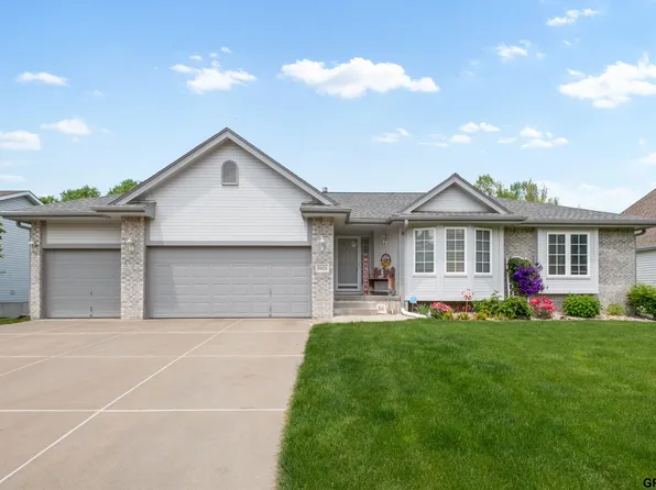 16026 Timberlane Dr, Omaha, NE 68136