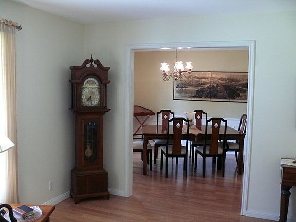 2nd image of 206 Flag Dr W