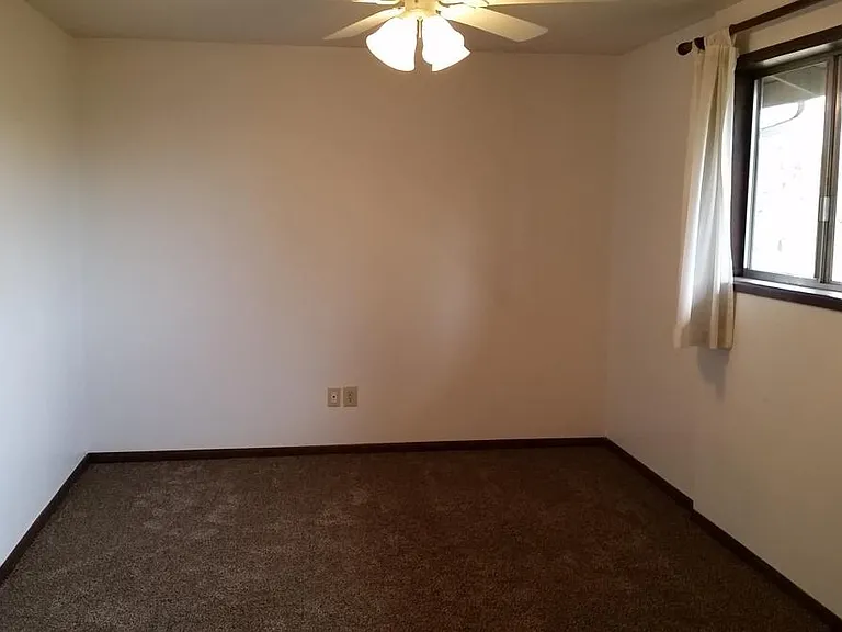 220 SW Maple St #220A — Photo 8