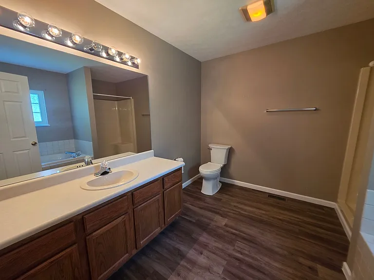 1012 Willow Creek Cir — Photo 19