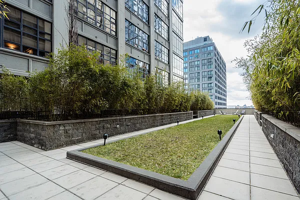 Rented by R New York | media 15