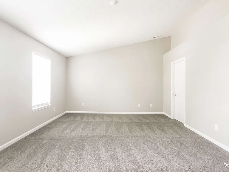 8684 N Springview Dr — Photo 12