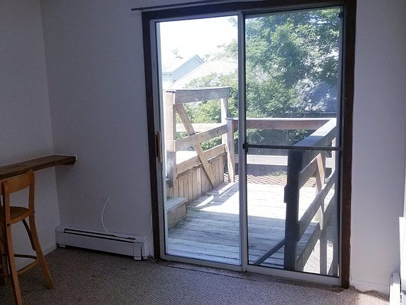 4th image of 224 Jefferson Ave APT 2