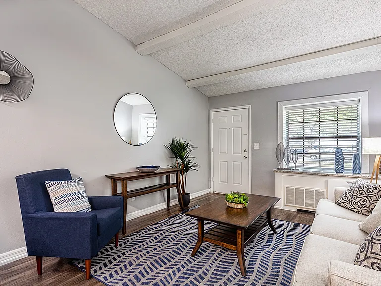 Sherwood Oaks Apartments — Photo 6