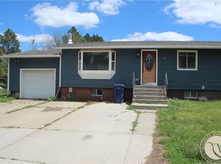 909 Olive Dr, Colstrip, MT 59323