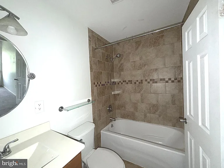 2063 Red Spruce Ct — Photo 17