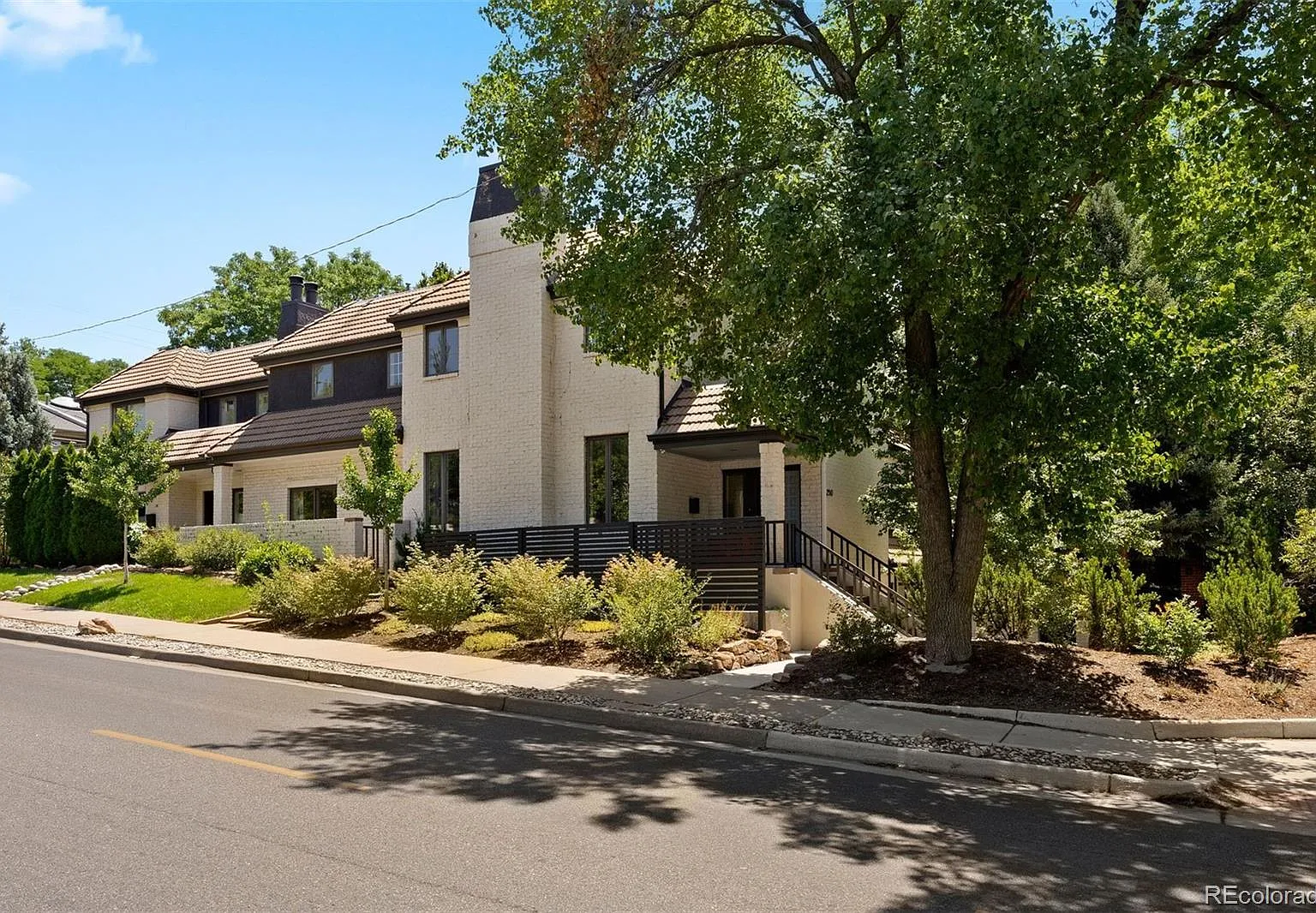 4 bed, 5.0 bath, 3894 sqft, $6,850 — Photo 1