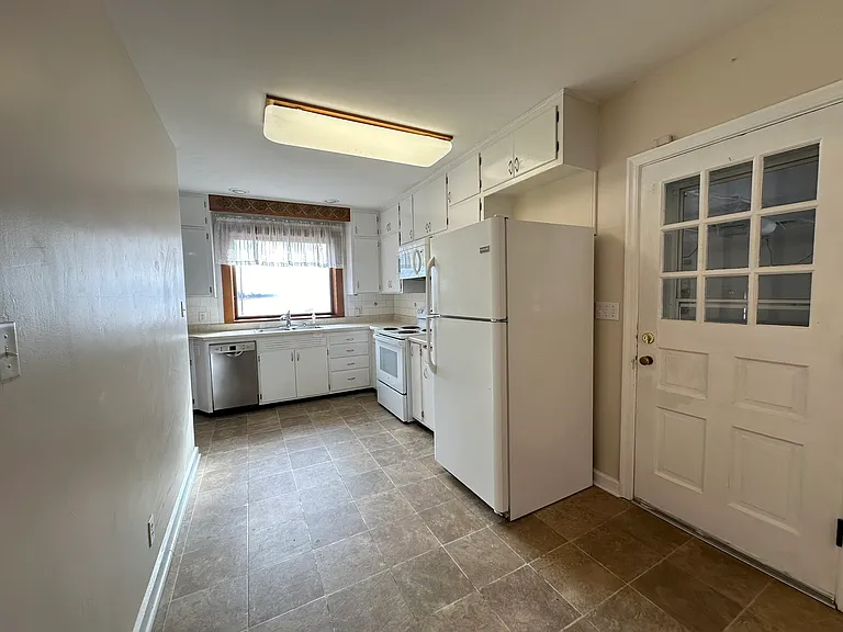 136 E Hazel Dell — Photo 16