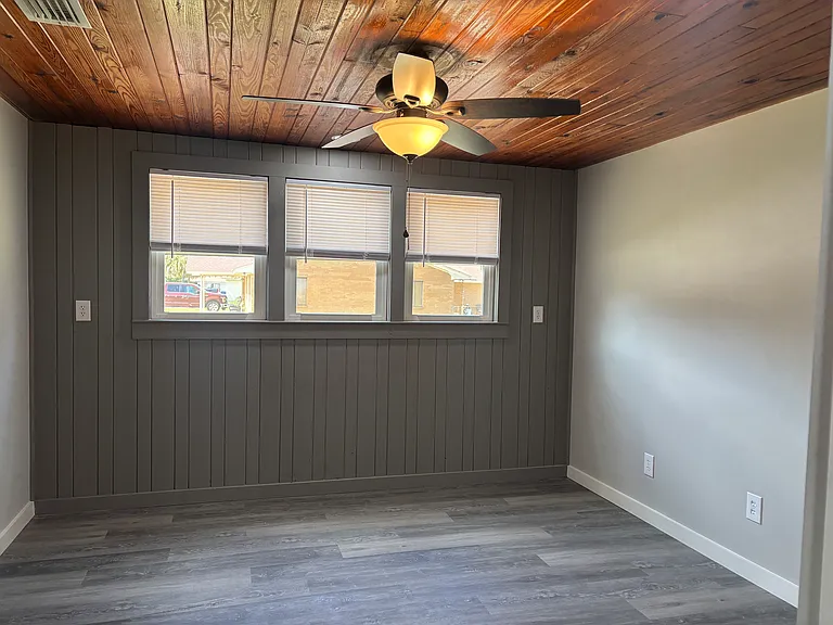 1516 Wilmont Ave — Photo 13