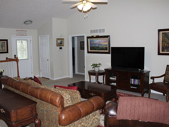 4th image of 533 Saint Andrews Dr