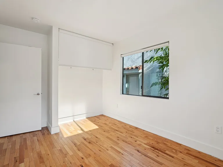 251 Rosemont Ave #1/2 — Photo 11
