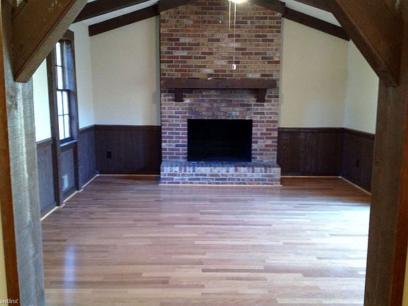 3rd image of 1280 Lark Ln NE