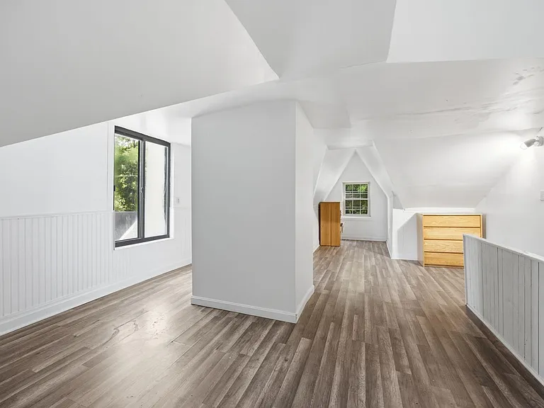 2822 Salisbury St — Photo 40
