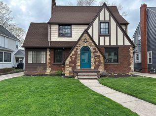 21250 Erie Rd, Rocky River, OH 44116