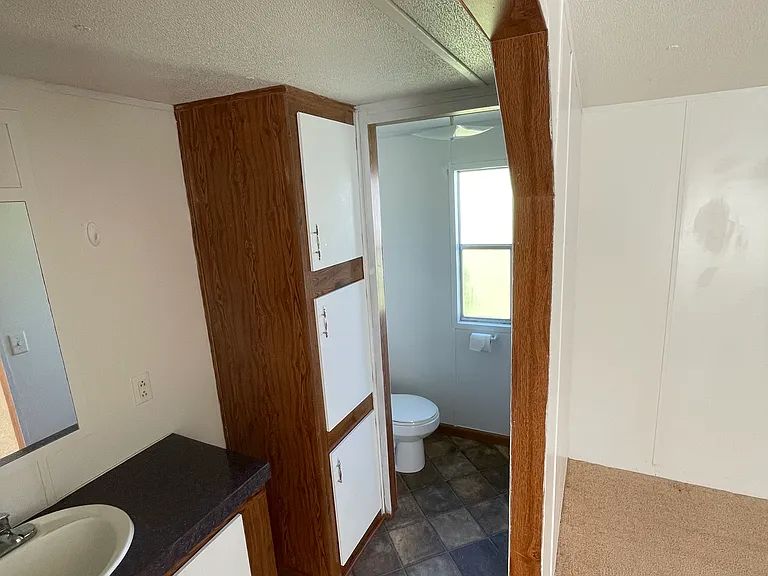 575 N Bellwood Rd — Photo 8